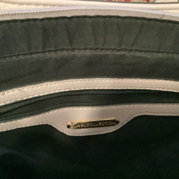 MK Purse - Picture 4 of 7